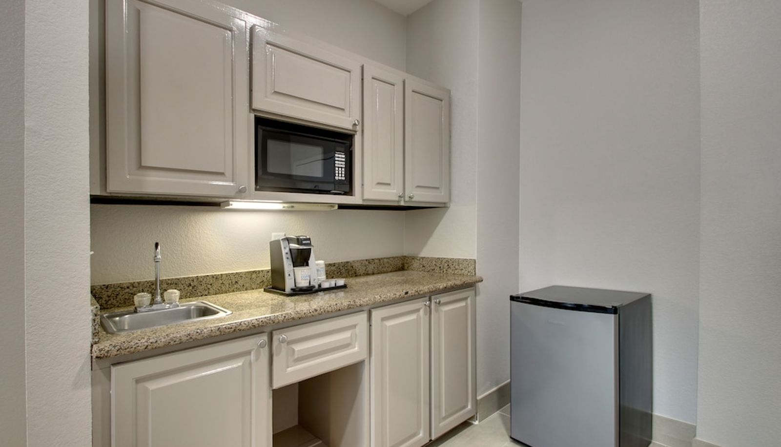 Suite - Holiday Inn Express & Suites LAUREL by IHG