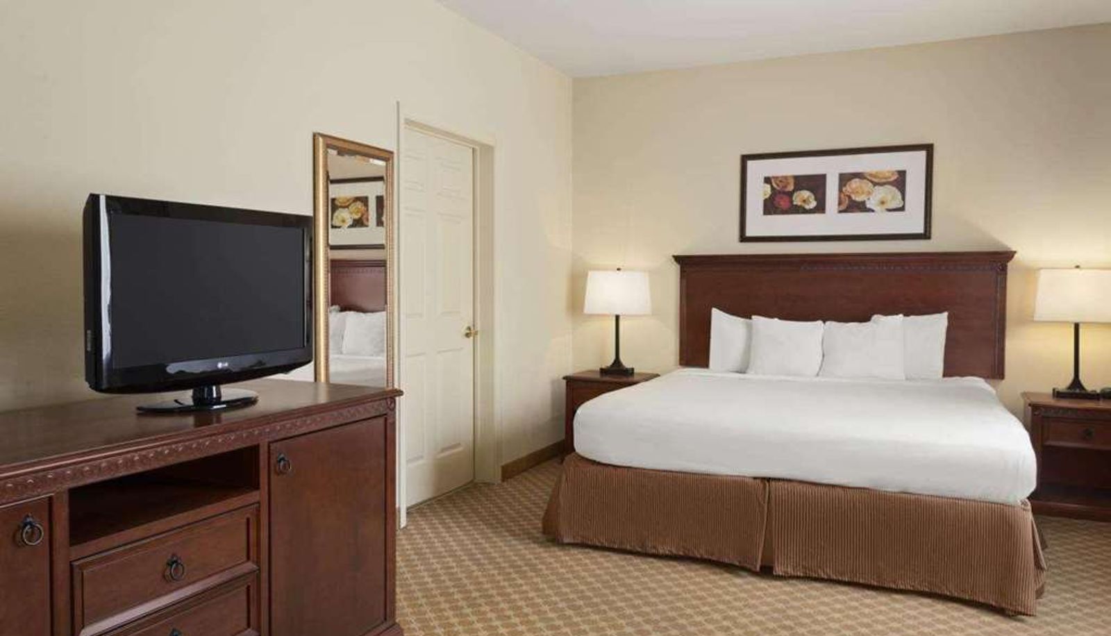 Camera - Country Inn & Suites by Radisson Saraland AL