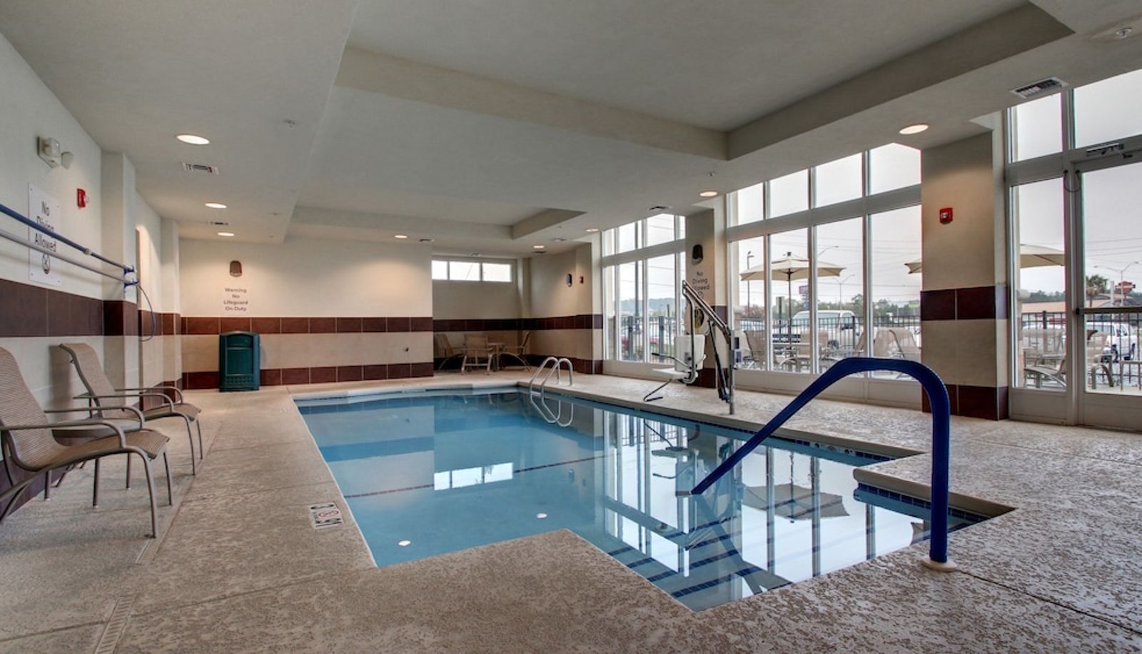 Pool - Holiday Inn MERIDIAN E - I 20/I 59 by IHG