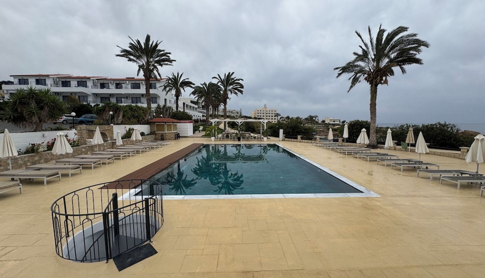 Piscina - Vrachia Beach Hotel & Suites - Adults only
