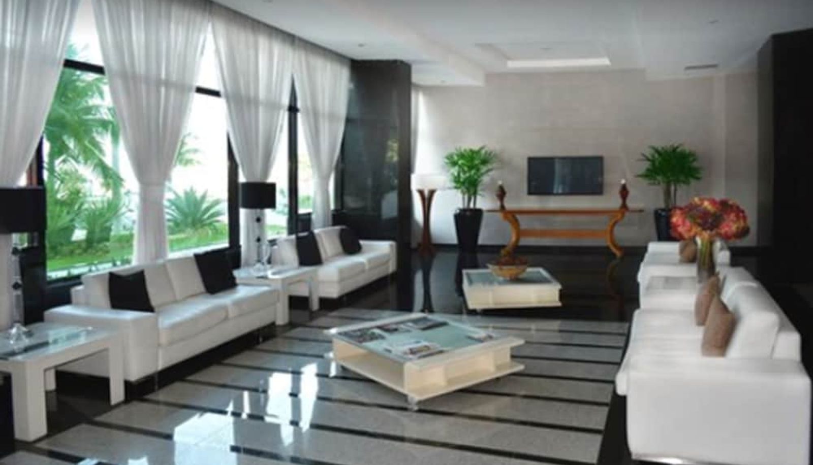Lobby - Royalty Barra Hotel