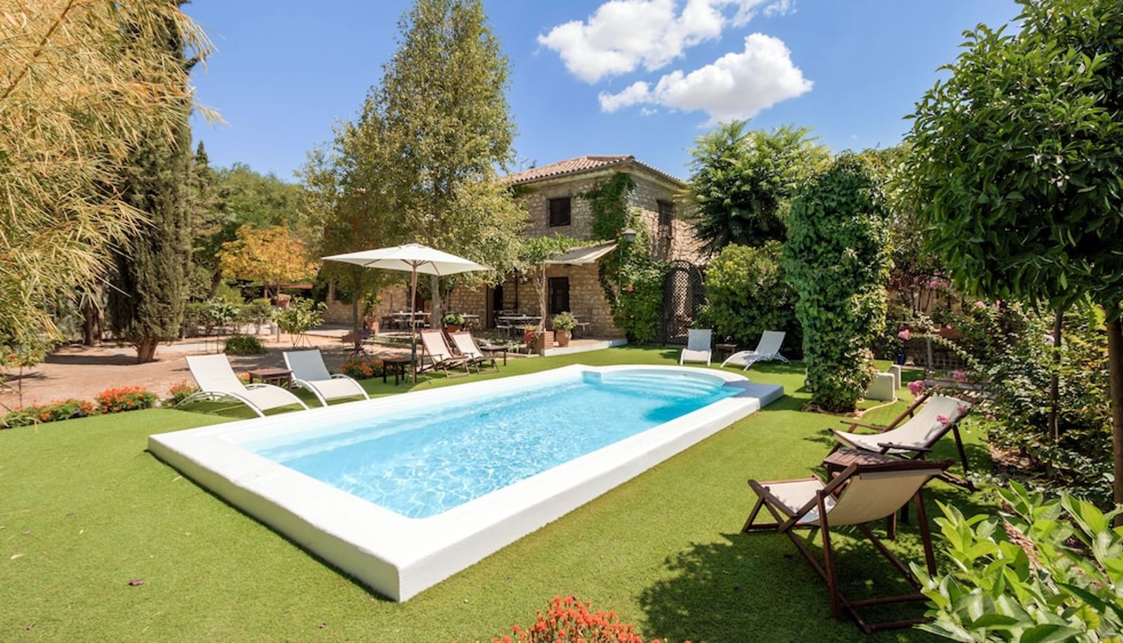 Piscina - La Casería de Tito