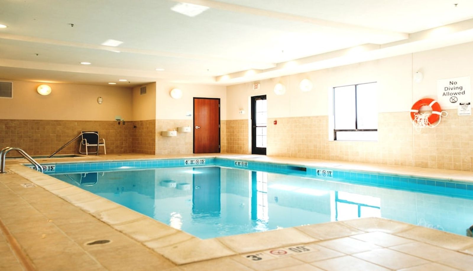 Pool - Holiday Inn Express & Suites MORTON PEORIA AREA by IHG
