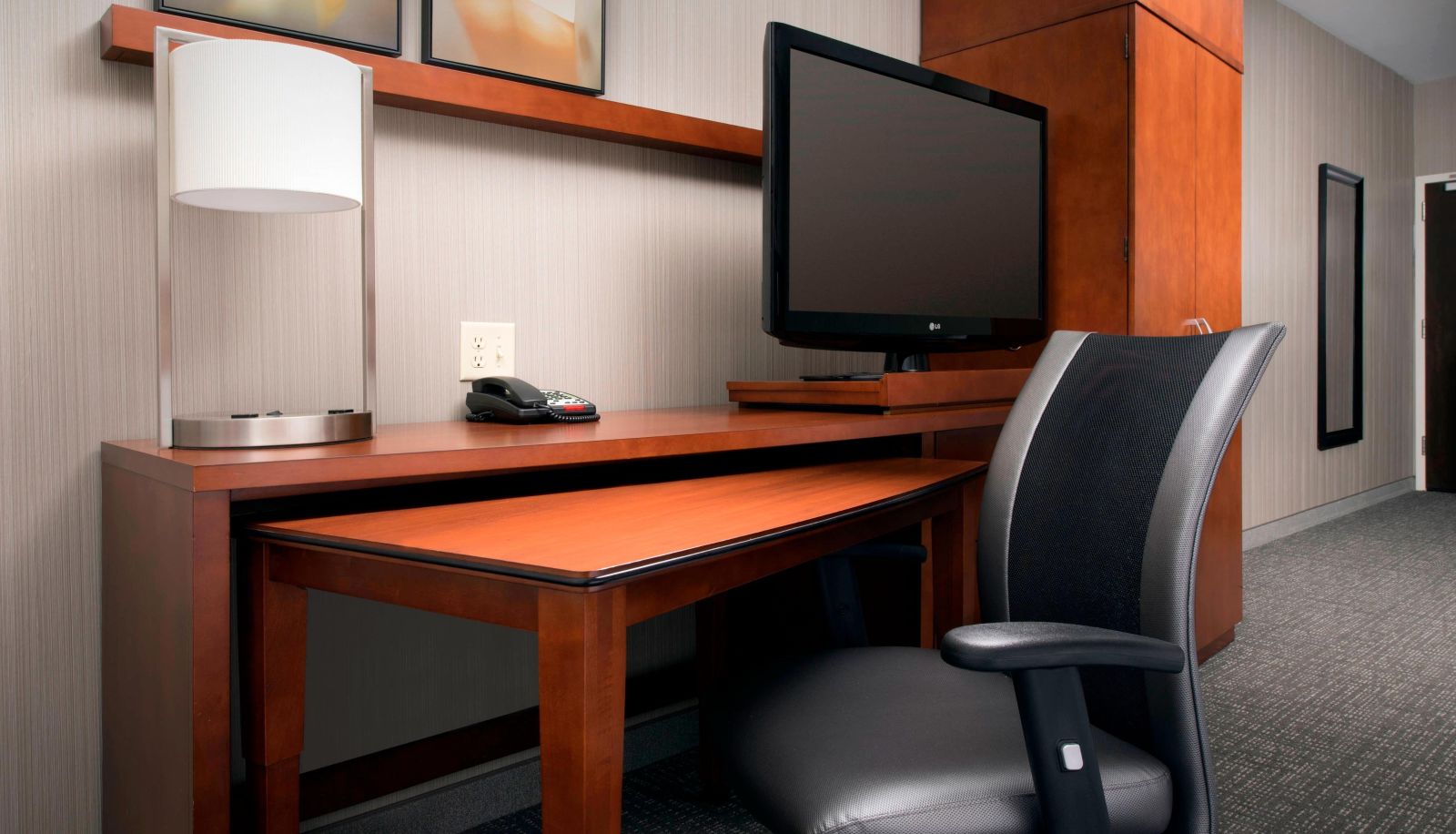 Room - Courtyard by Marriott Tyler
