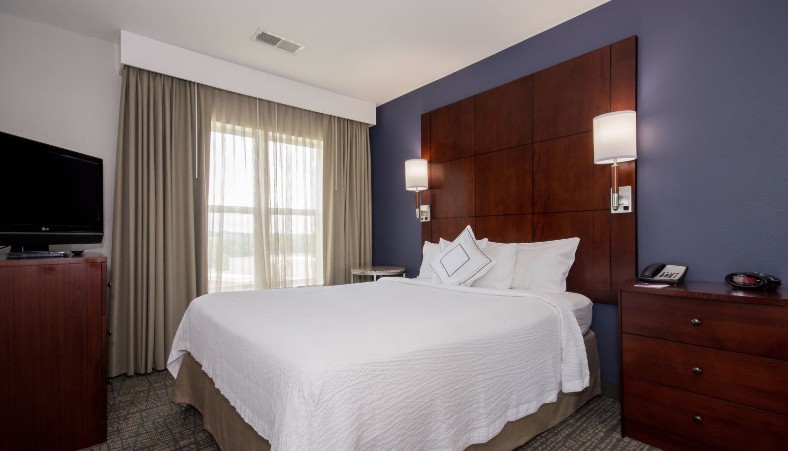 Zimmer - Residence Inn by Marriott Charlotte Concord