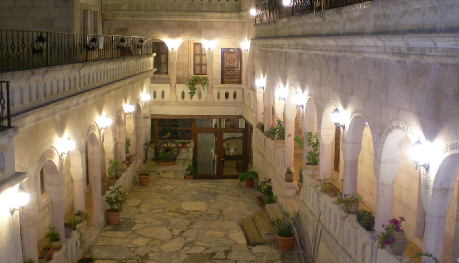 Taras - Nature Park Cave Hotel
