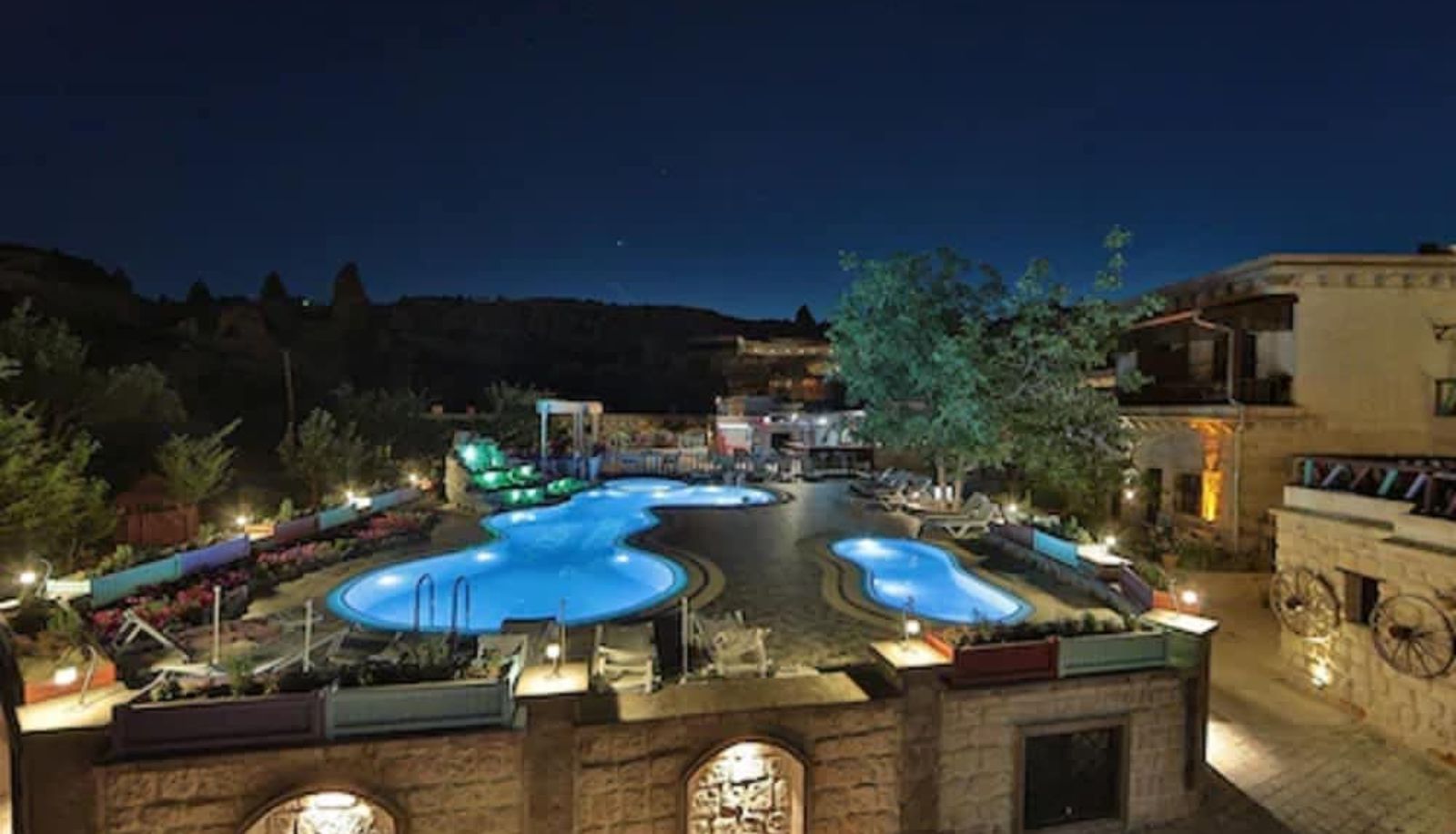 Suite - Holiday Cave Hotel