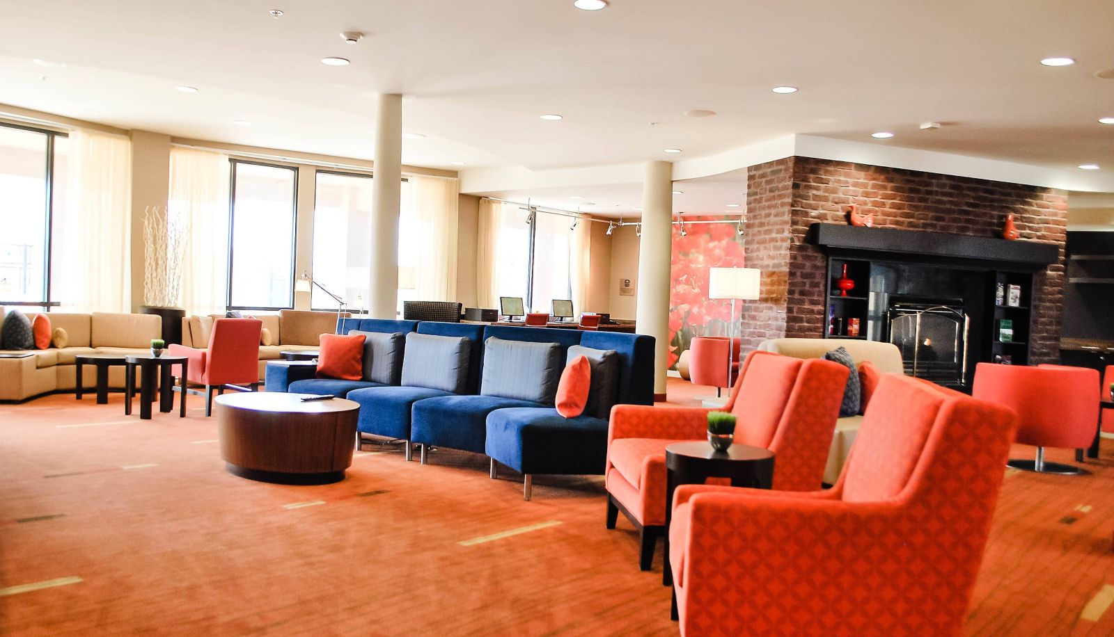 Lobby - Courtyard by Marriott Salina