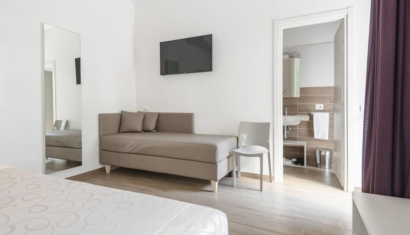 Habitación superior (doble) - Hotel La Pineta