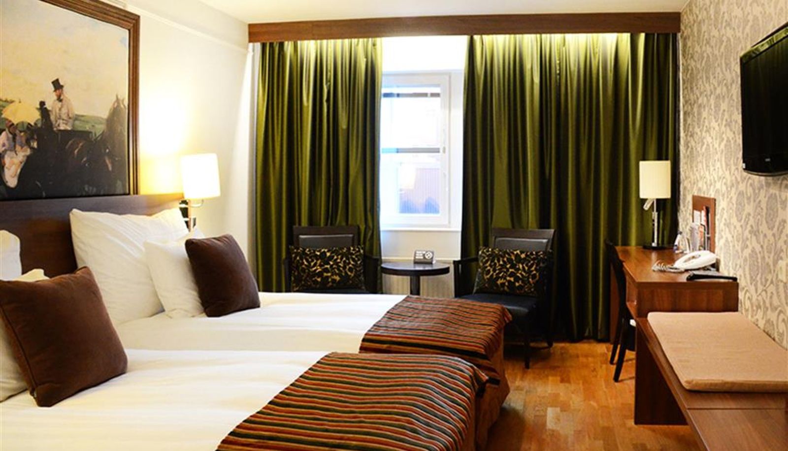 Camera - Clarion Hotel Winn
