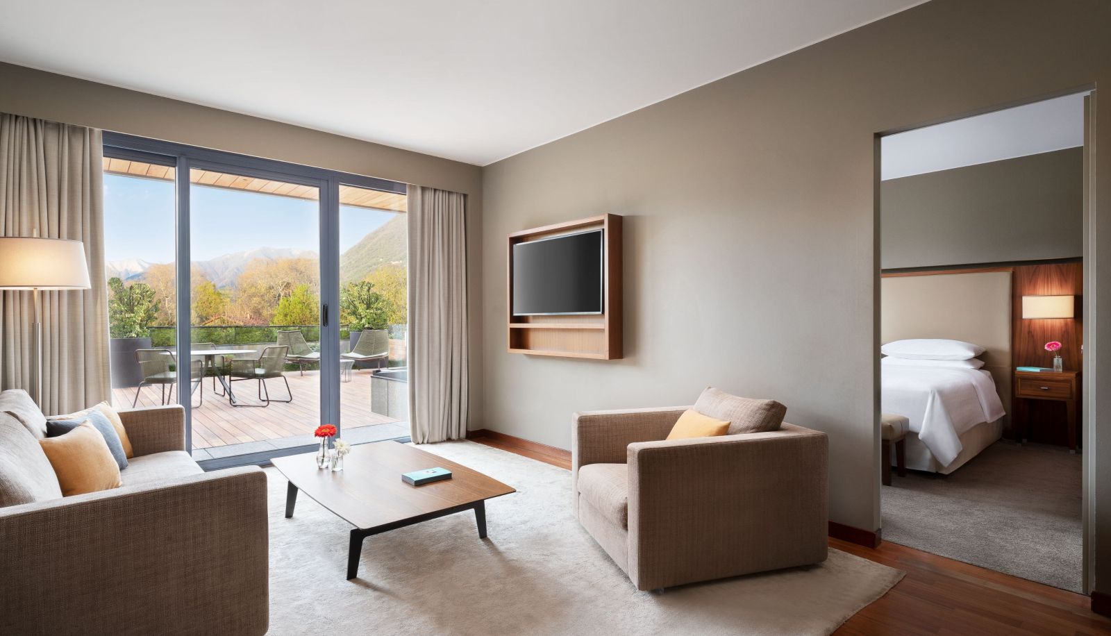 Room - Sheraton Lake Como Hotel