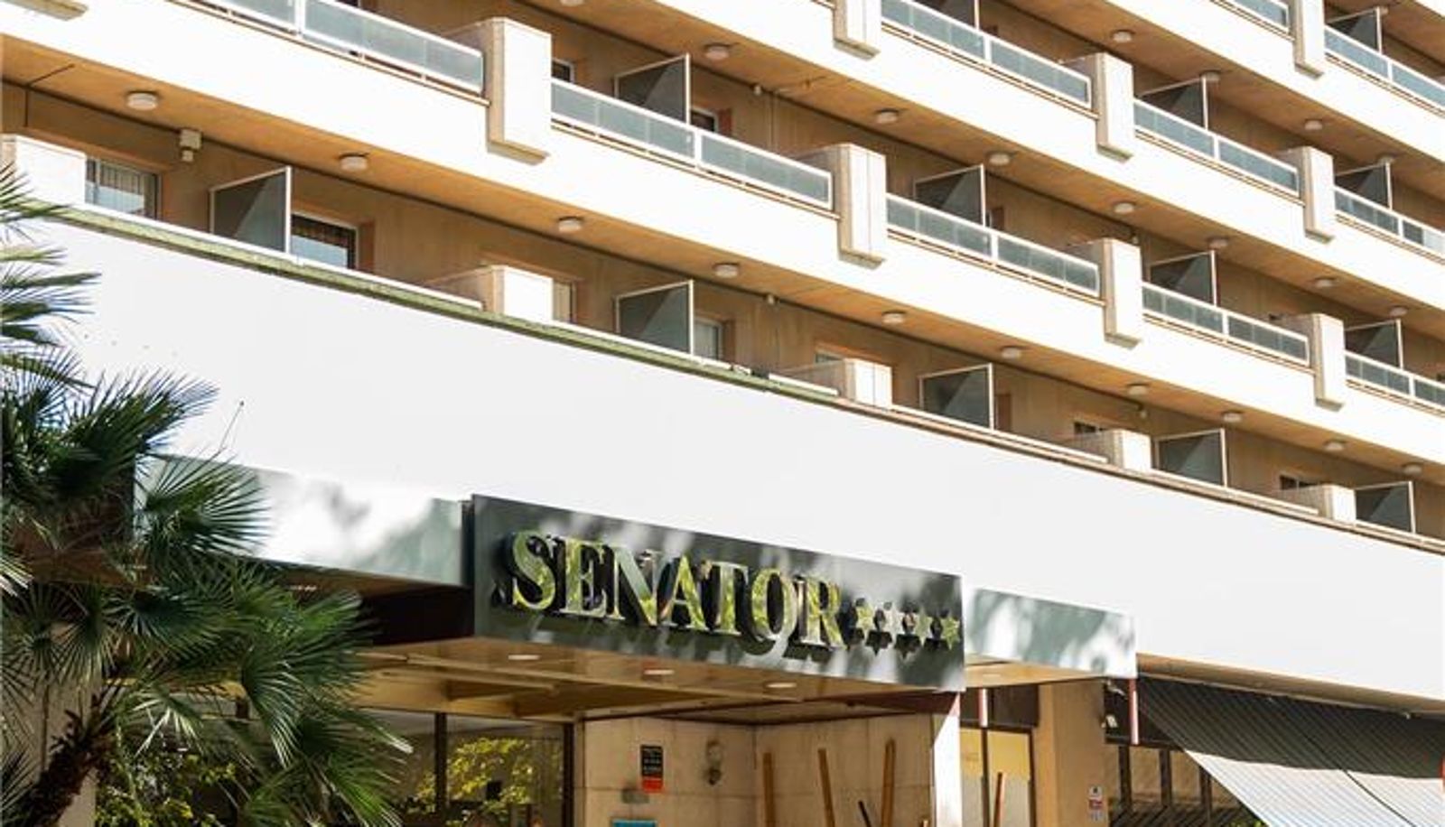Widok na zewnątrz - Senator Barajas