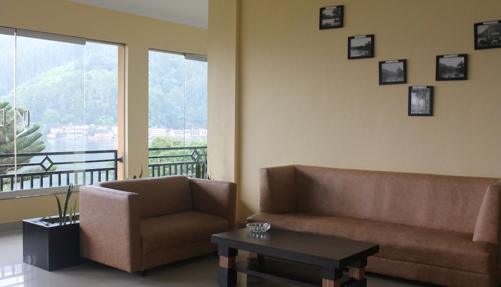 Hall - Khas Parapat