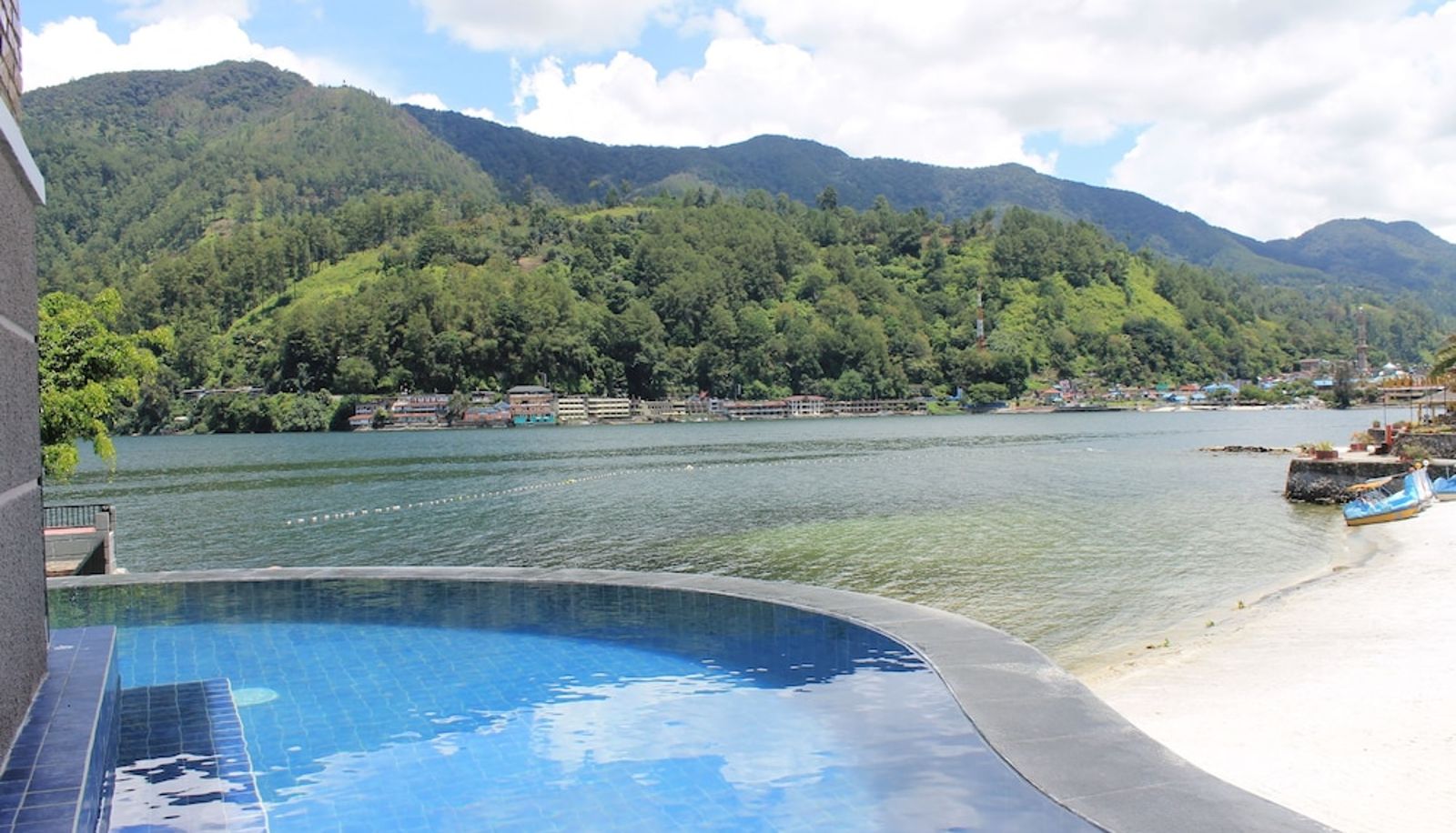 Piscina - Khas Parapat