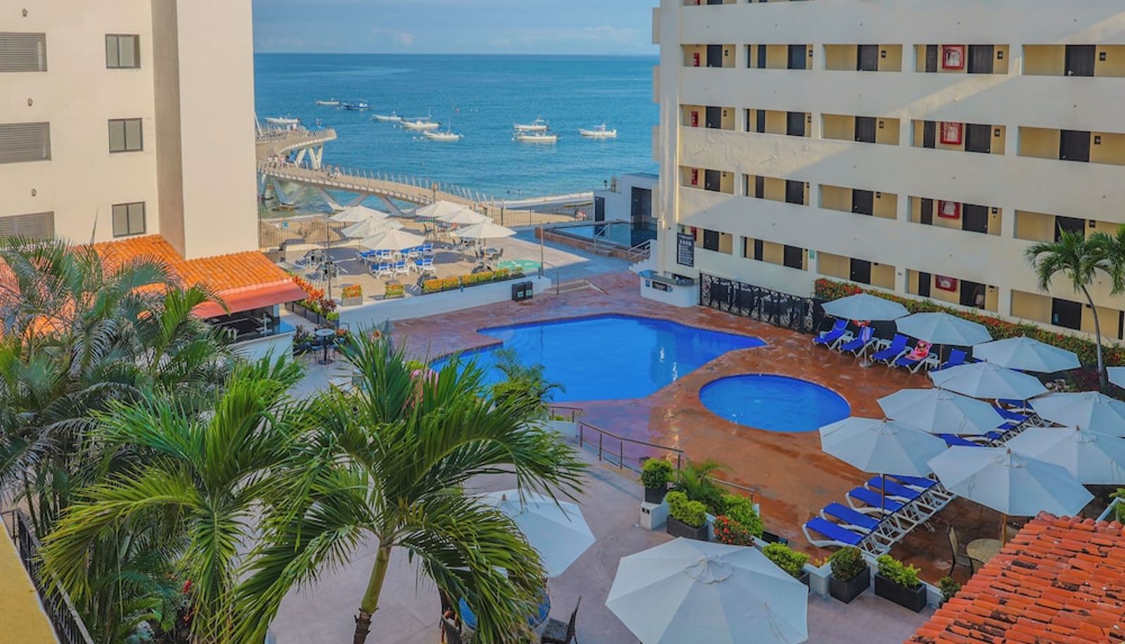 Pool - Delfin Beachfront Resort – Downtown Puerto Vallarta Optional All-Inclusive