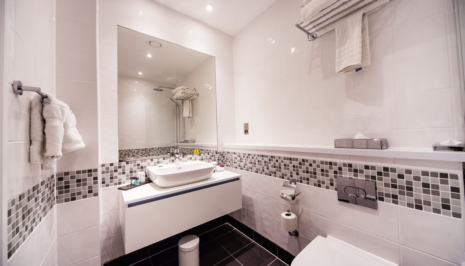 Room - Crowne Plaza LEEDS by IHG