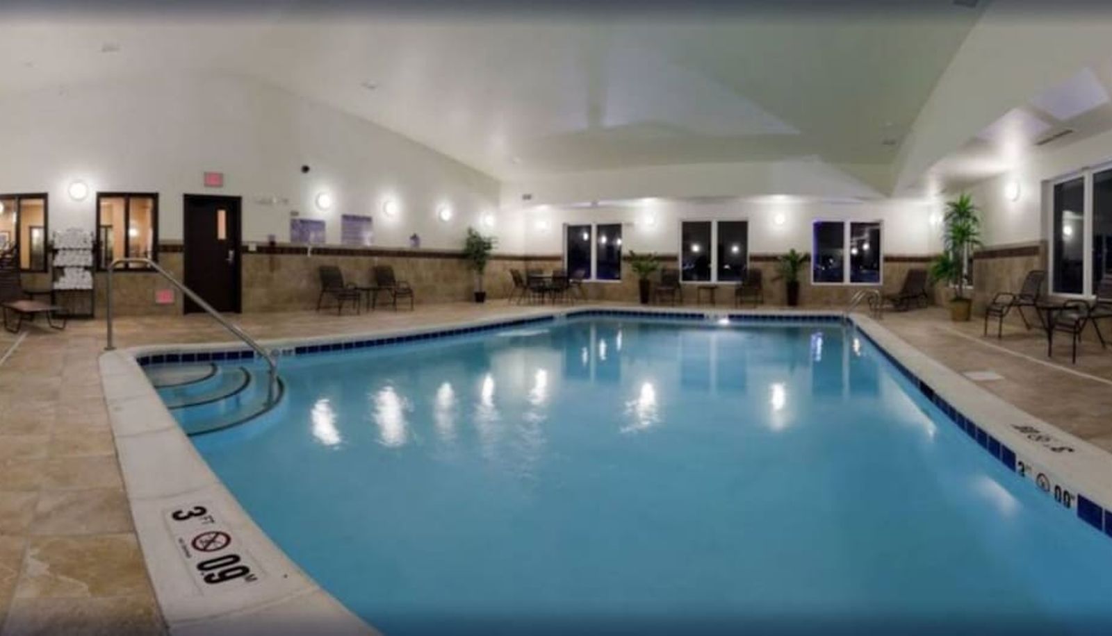 Pool - Holiday Inn Express & Suites OMAHA I - 80 by IHG