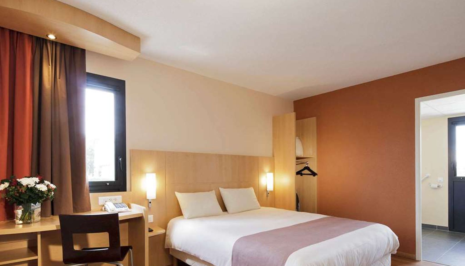 Zimmer - ibis Guingamp - Coeur de Bretagne