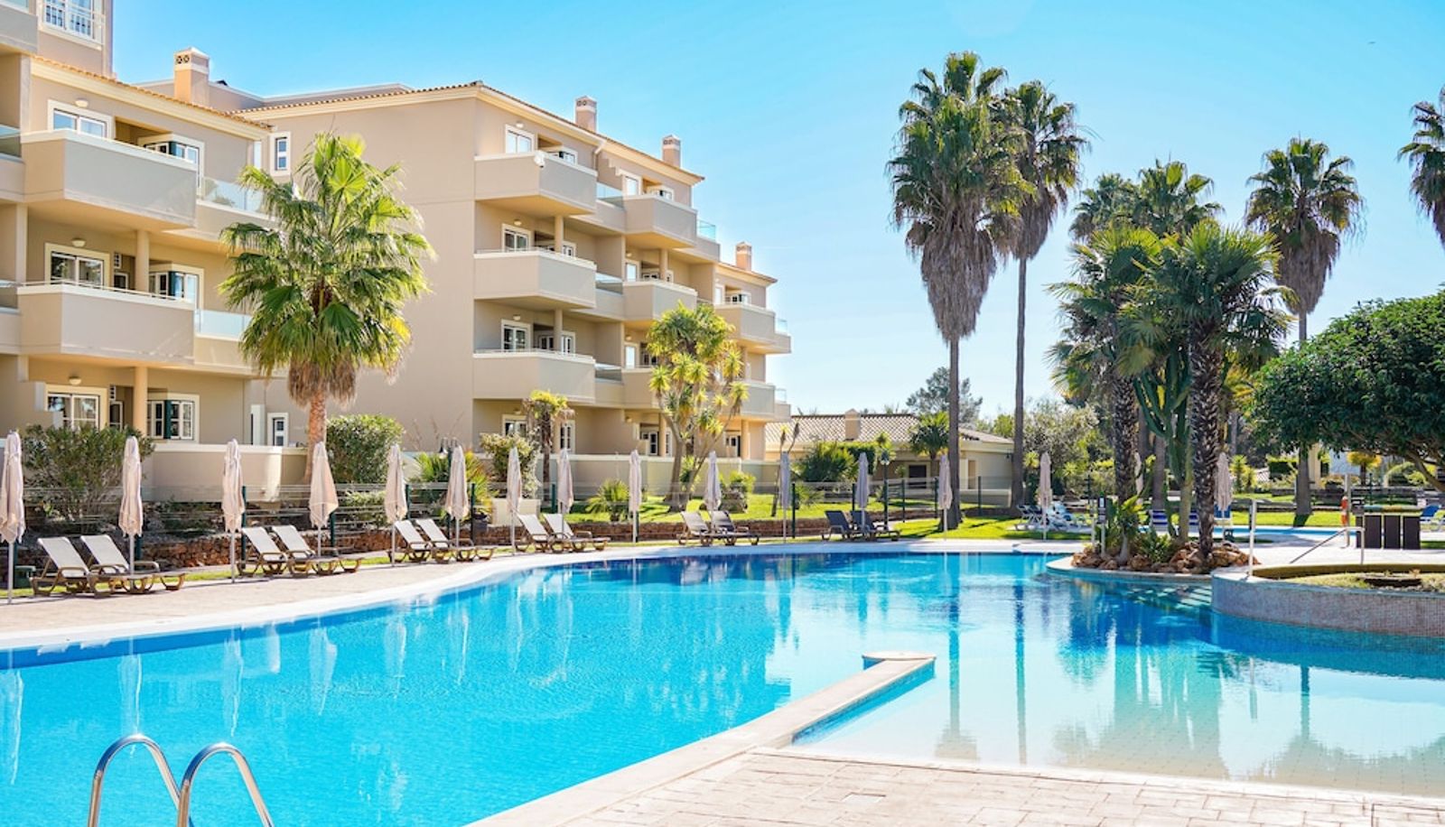 Pool - Vitors Plaza