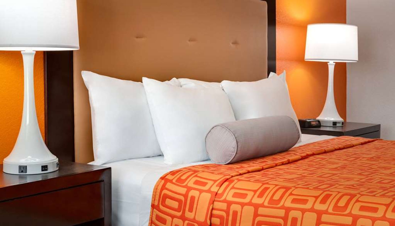 Zimmer - Howard Johnson by Wyndham Harrisonburg