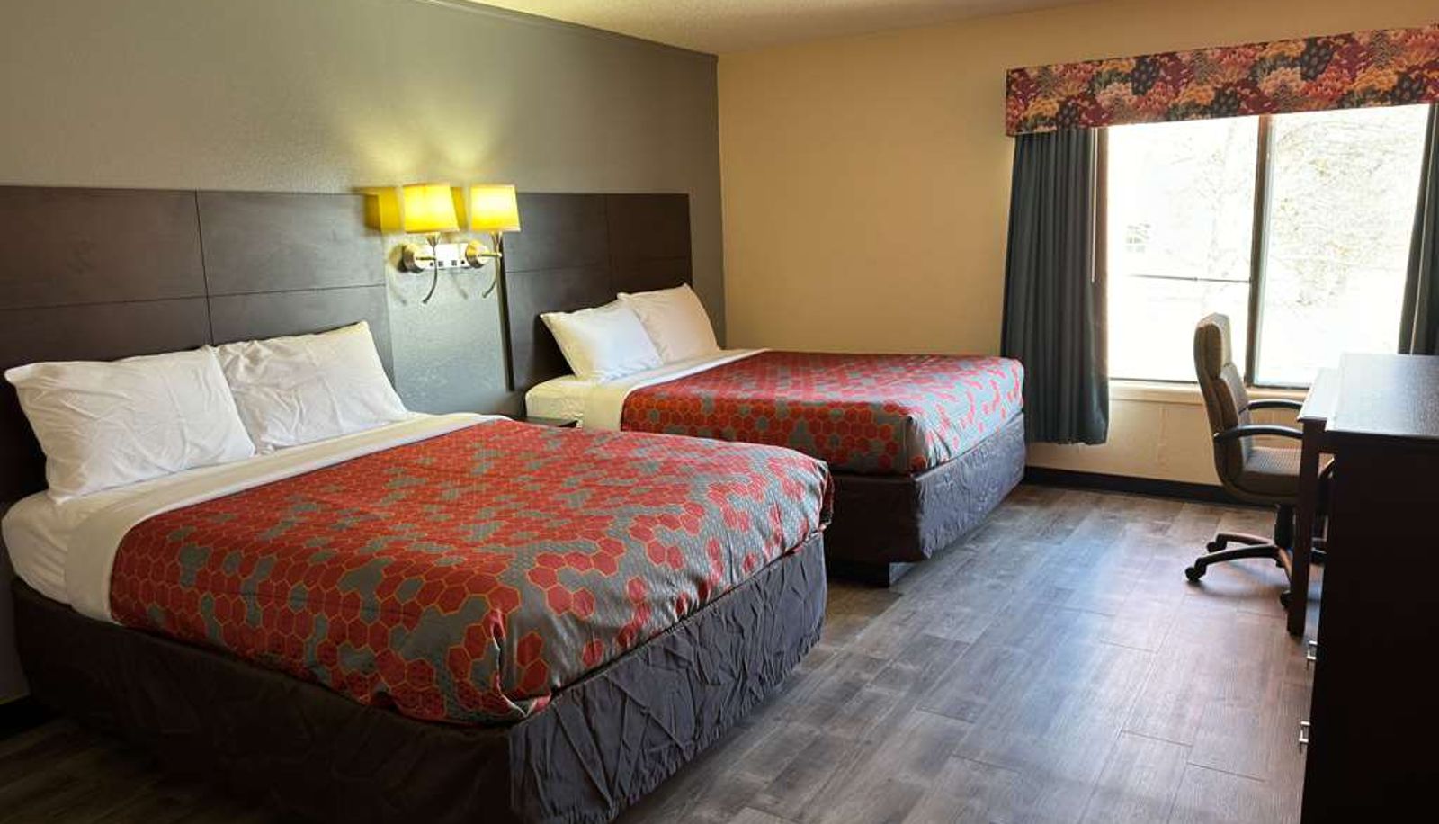 Room - Econo Lodge