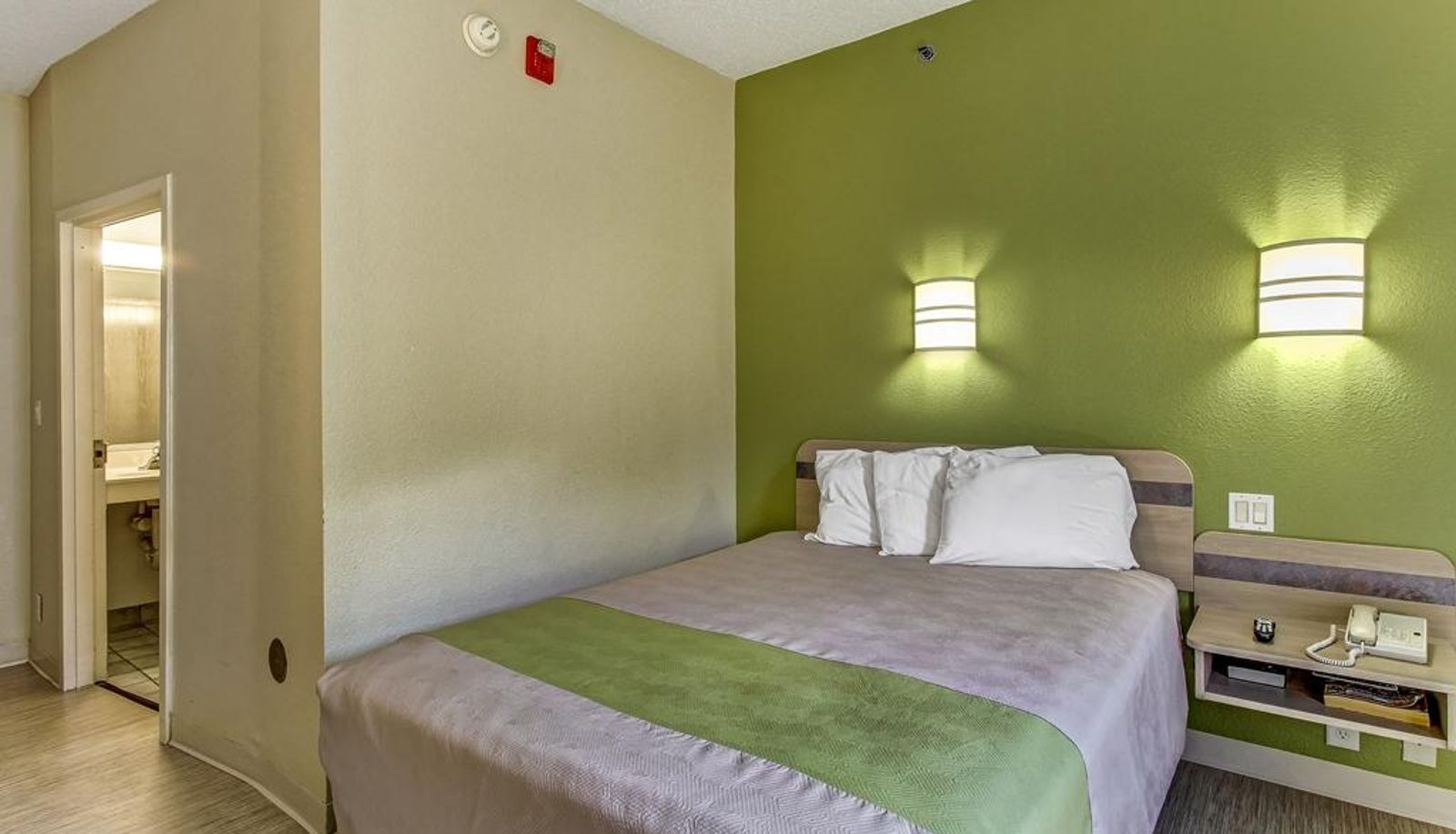 Room - MOTEL 6 CLEVELAND-MEDINA