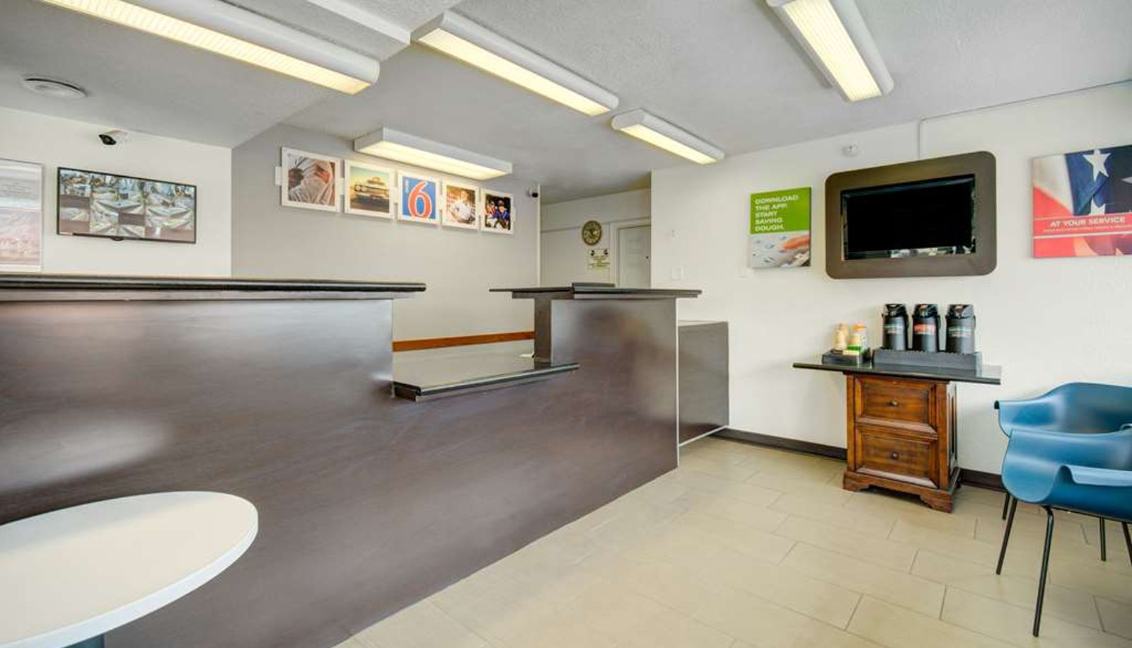 Hall - Motel 6 Lima