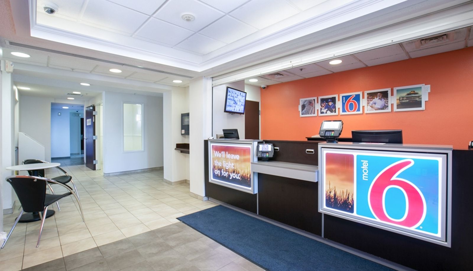 Lobby - MOTEL 6 MINNEAPOLIS - BROOKLYN CENTER