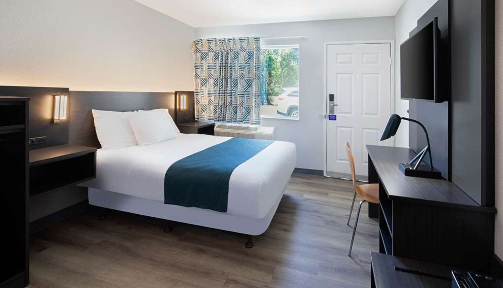 Camera - Motel 6 Woodland - Sacramento Area