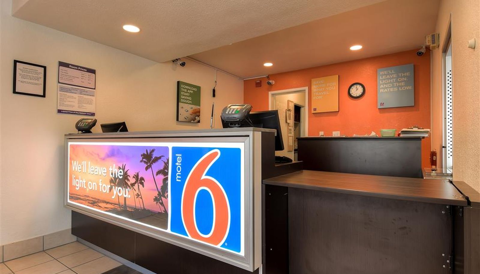 Hal - MOTEL 6 WESTMINSTER S LONG BEACH