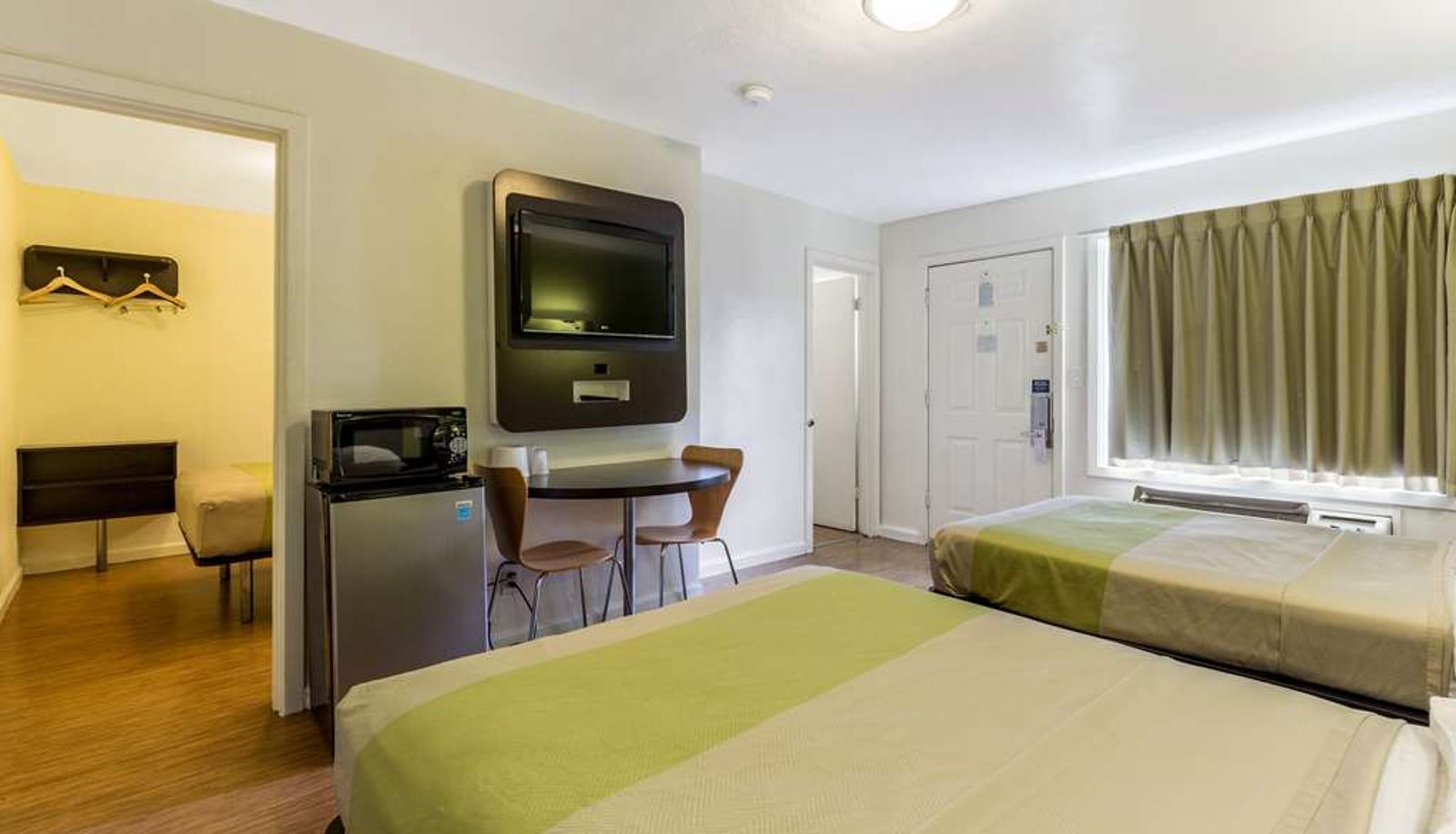 Zimmer - MOTEL 6 SAN RAFAEL CA