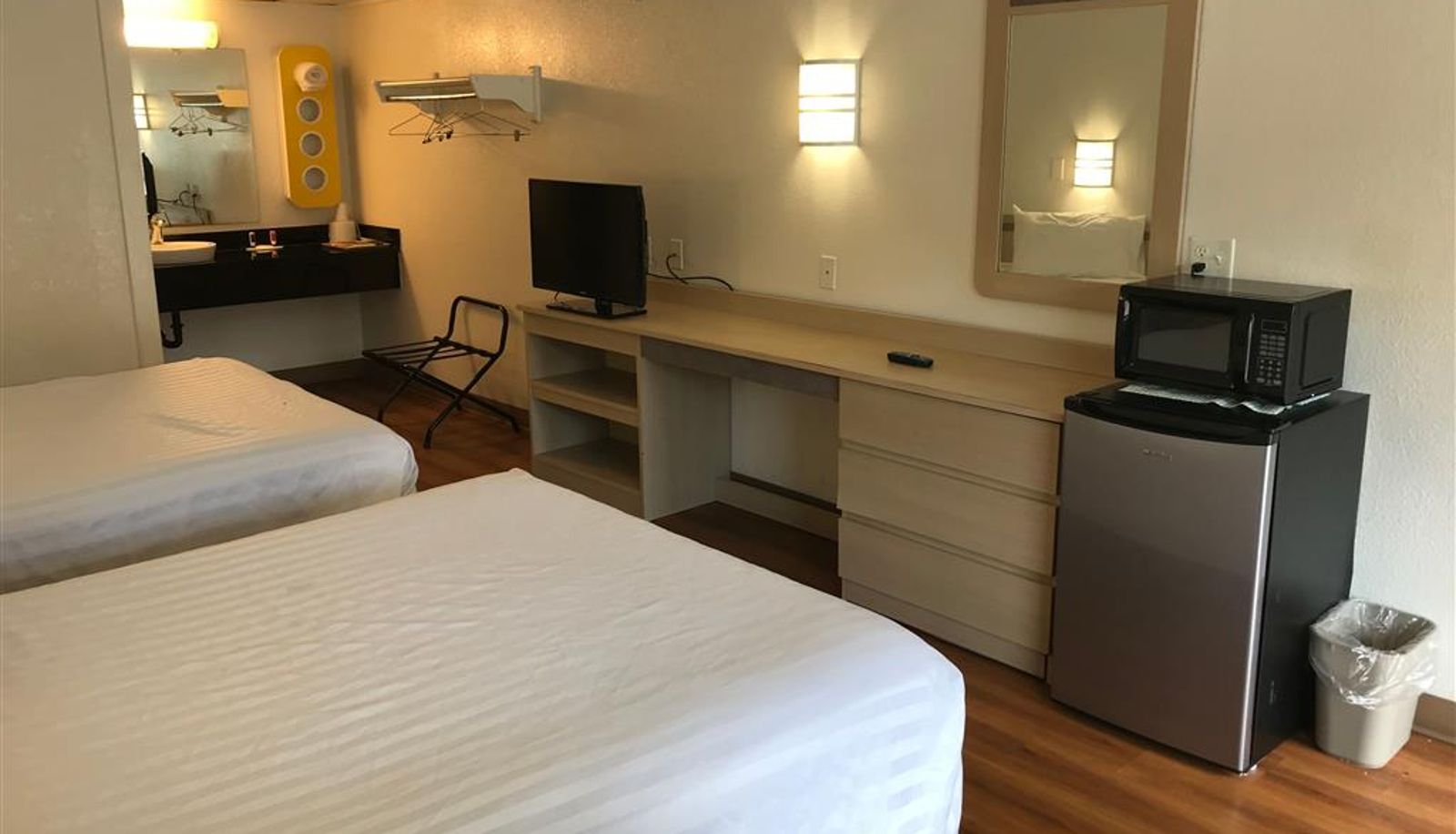 Room - Travelodge by Wyndham Fayetteville