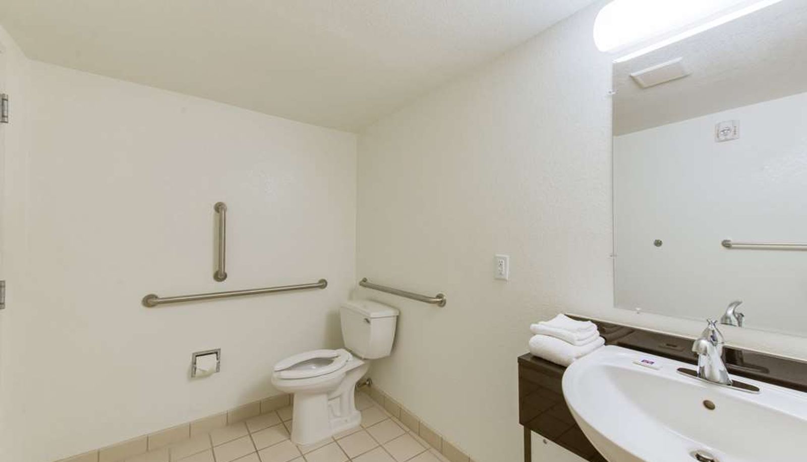 Room - MOTEL 6 NORFOLK