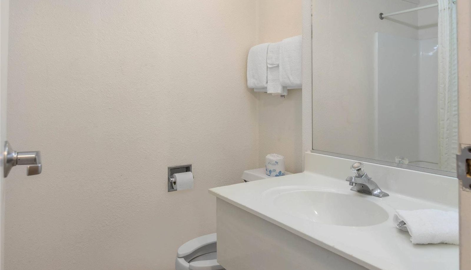 Zimmer - Rodeway Inn Auburn Hills - Detroit