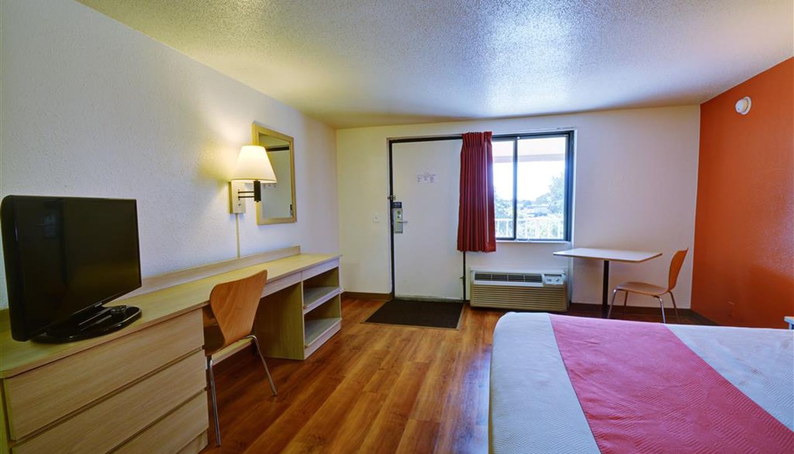 Standard room (double) - Motel 6 Springfield-Chicopee