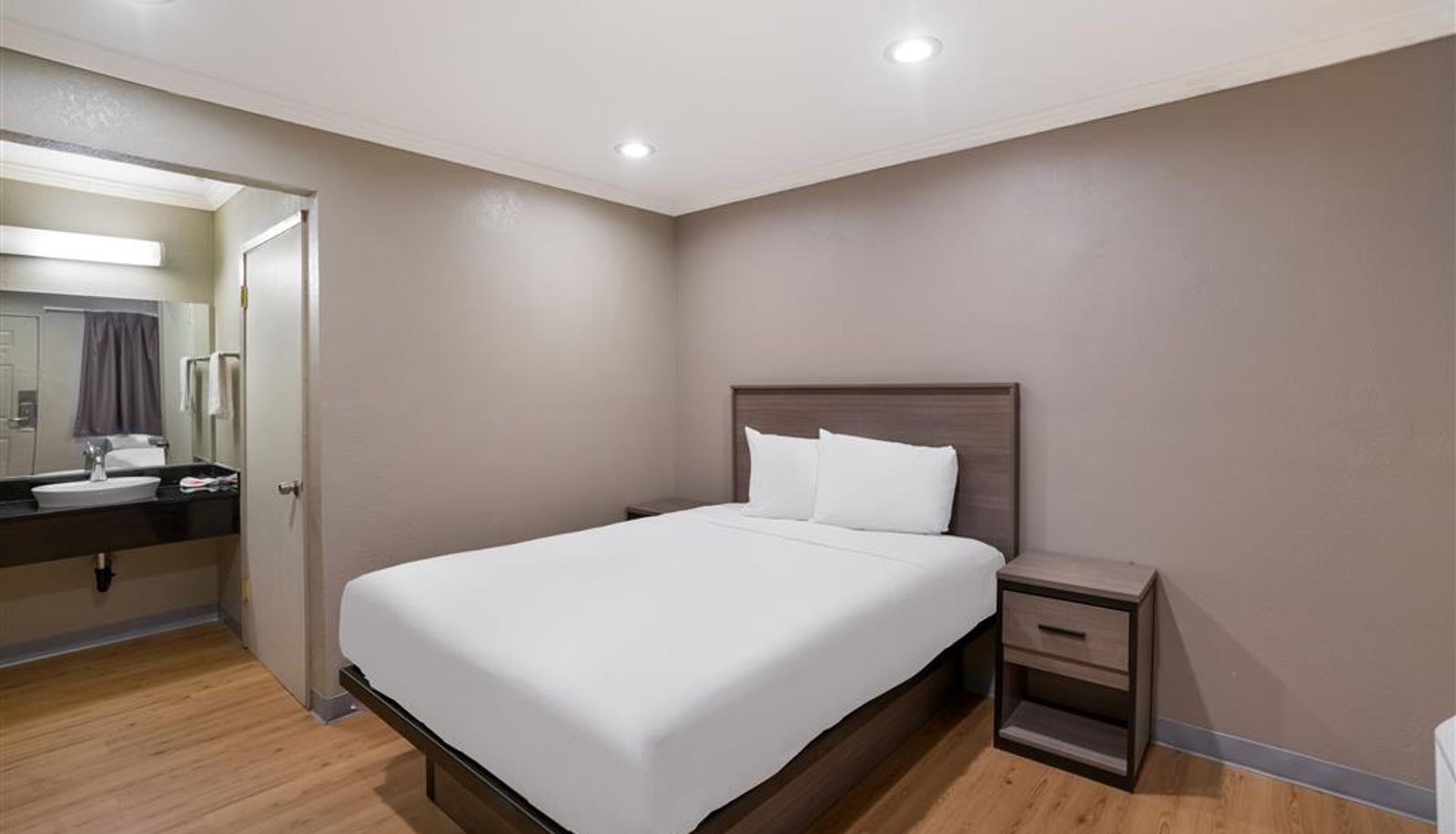 Room - Econo Lodge Vallejo Fairgrounds
