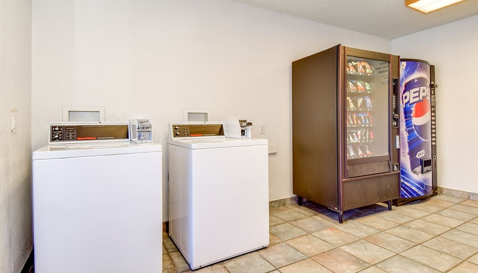 Innenbreich - MOTEL 6 RIVERSIDE SOUTH