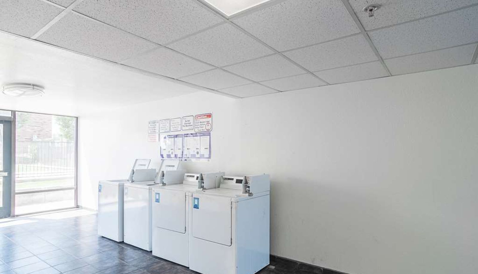 Interior view - MOTEL 6 OKLAHOMA CITY
