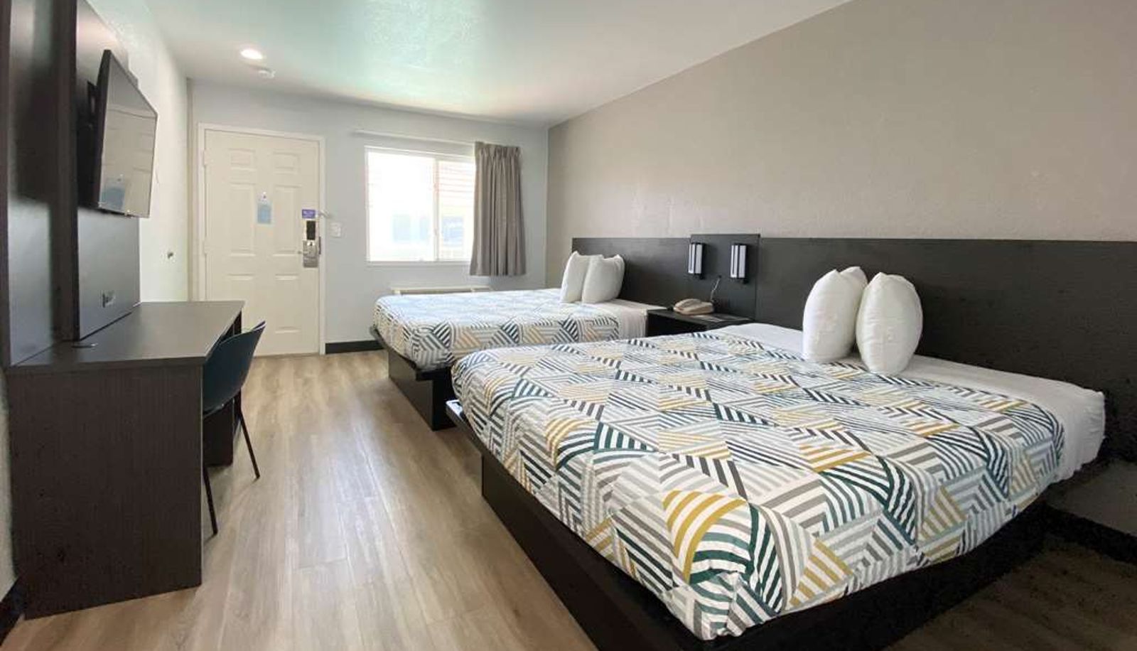 Pokój czteroosobowy - Motel 6 Costa Mesa