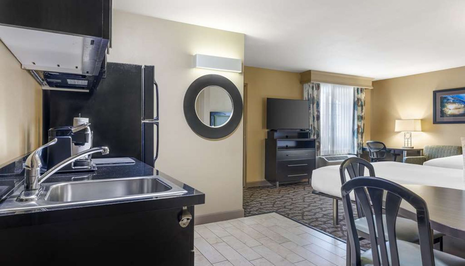 Room - Best Western Plus Oceanside Palms