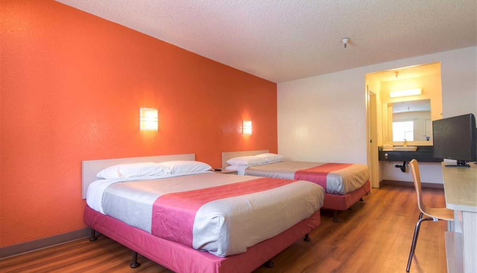 Quadrupla - Motel 6 Santa