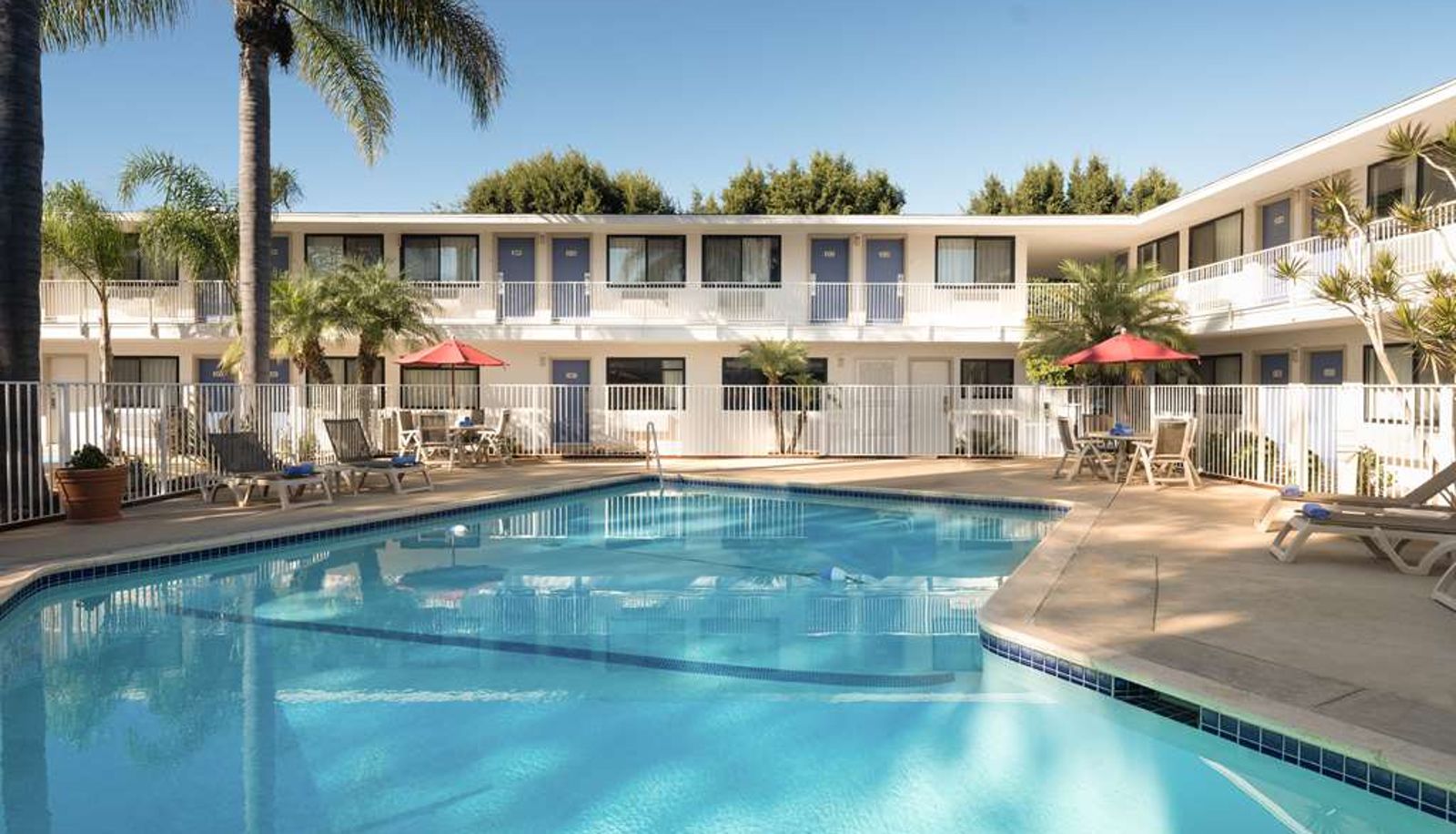 Pool - Motel 6 Santa Barbara - Goleta