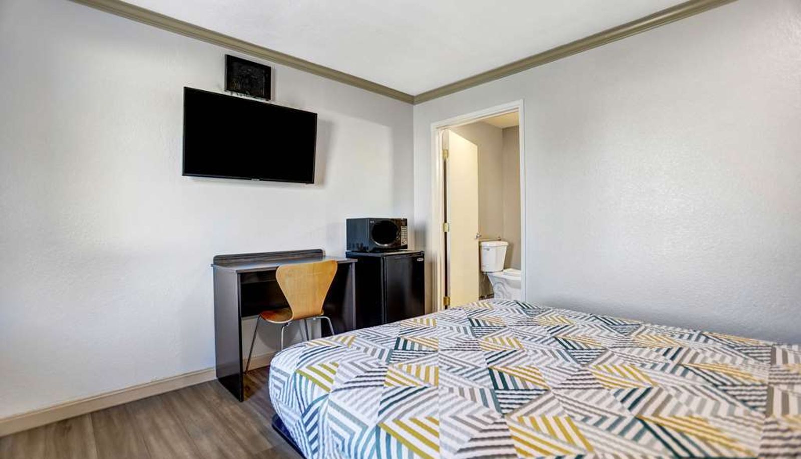 Camera - MOTEL 6 RED BLUFF