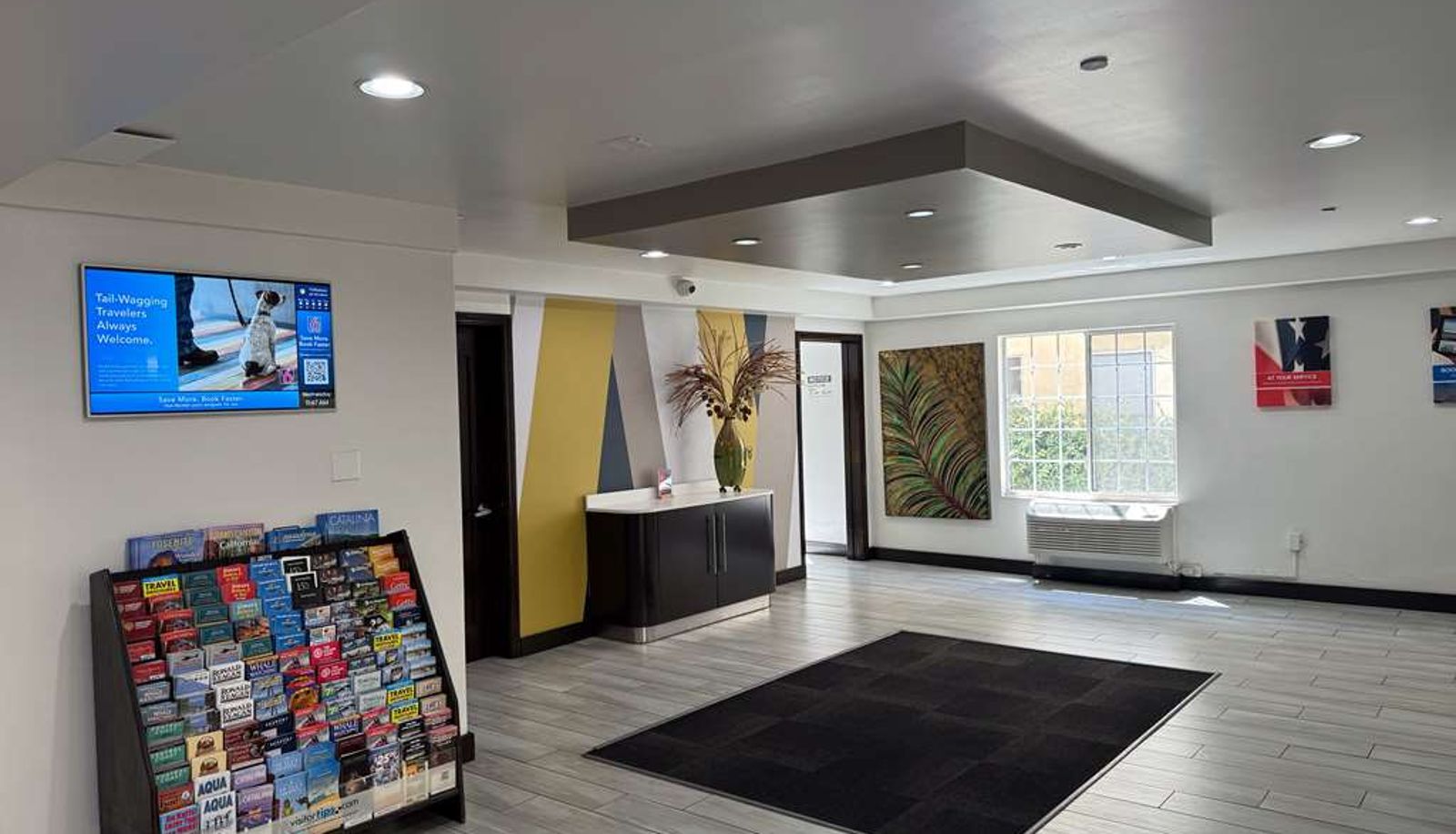Lobby - MOTEL 6 LOS ANGELES - HOLLYWOOD