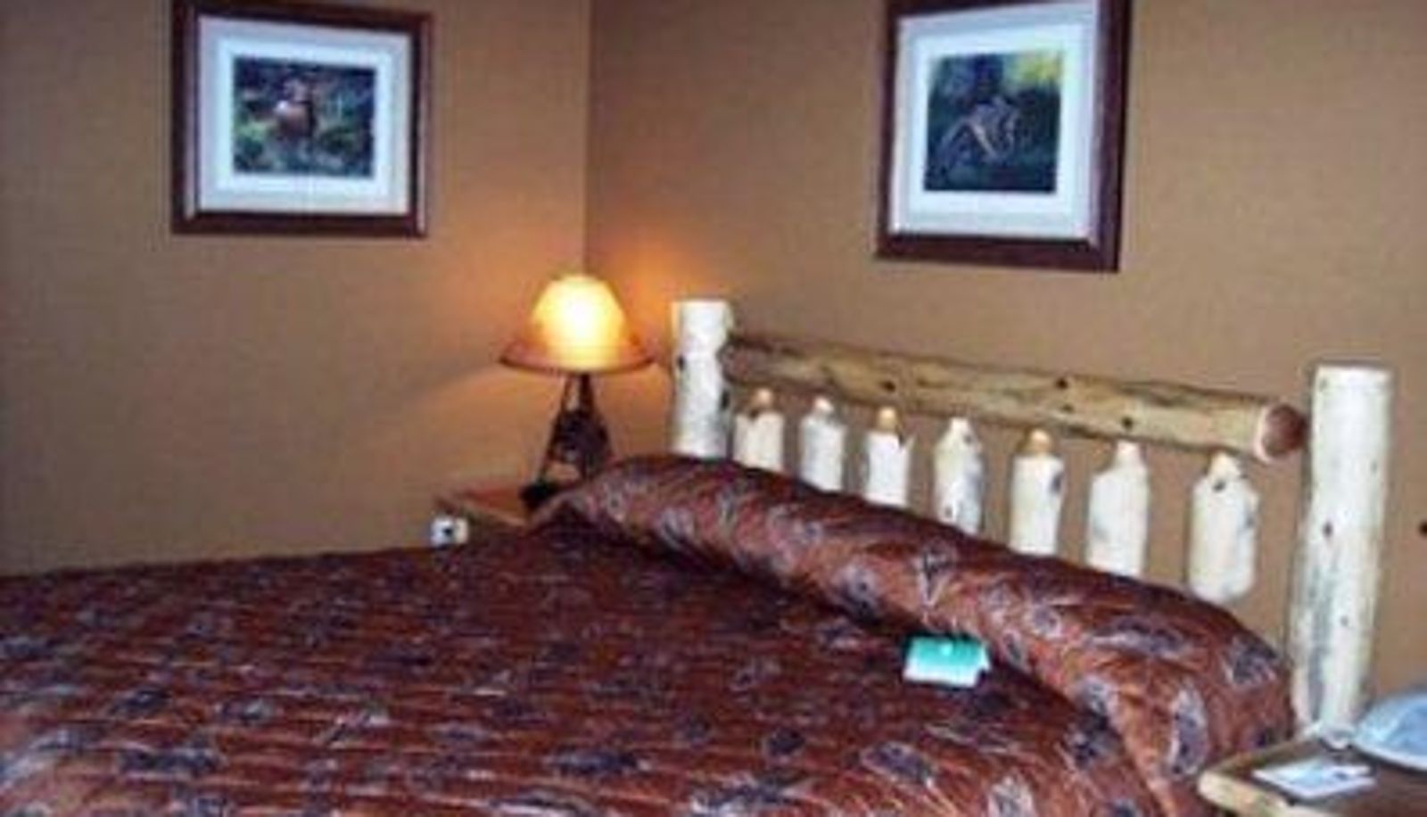 Zimmer - Pine Peaks Lodge and Suites