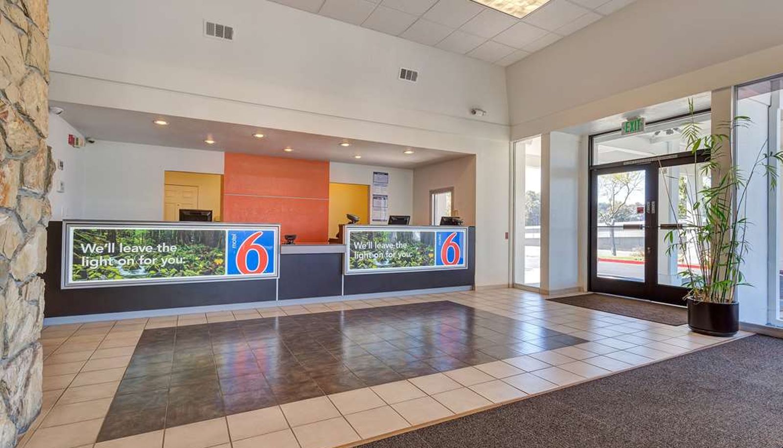 Salón - Motel 6 San Francisco Belmont