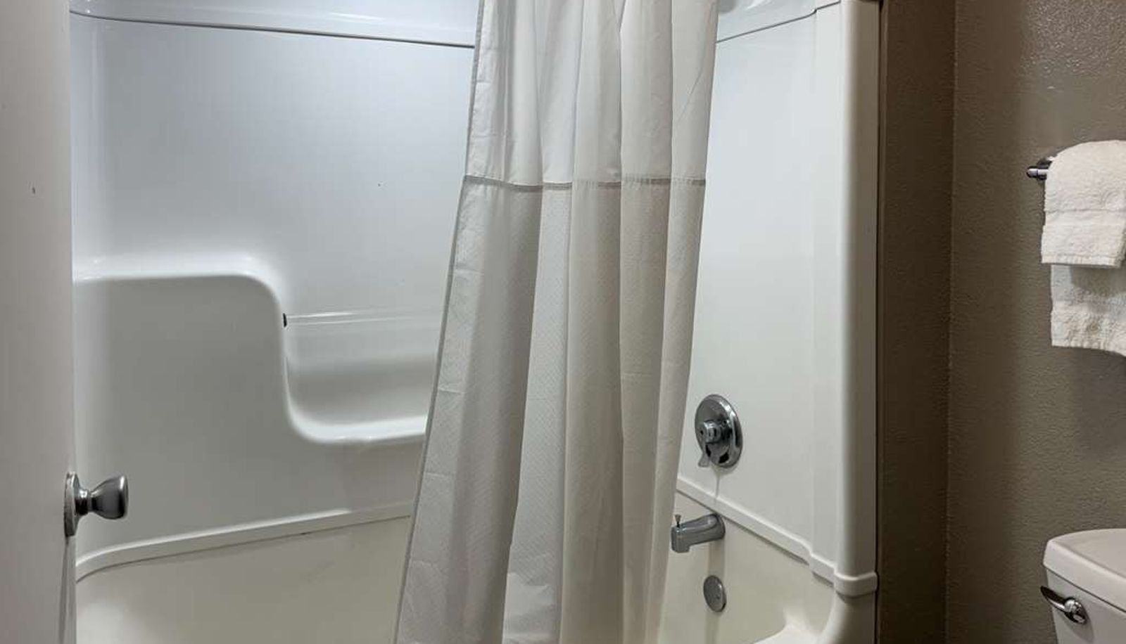 Standard room (double) - Motel 6 Bradenton
