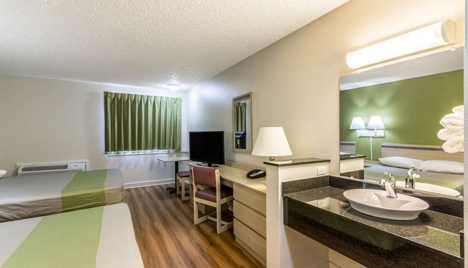 Zimmer - MOTEL 6 GREAT FALLS MT