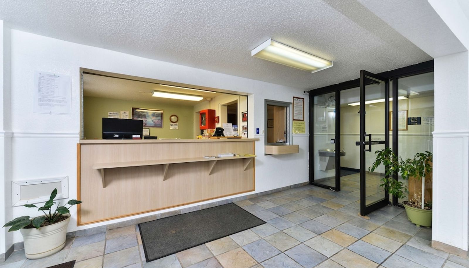 Hall - Americas Best Value Inn Jefferson City