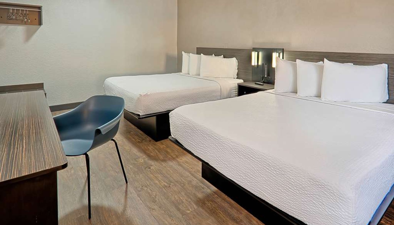 Suite - Motel 6 Lancaster